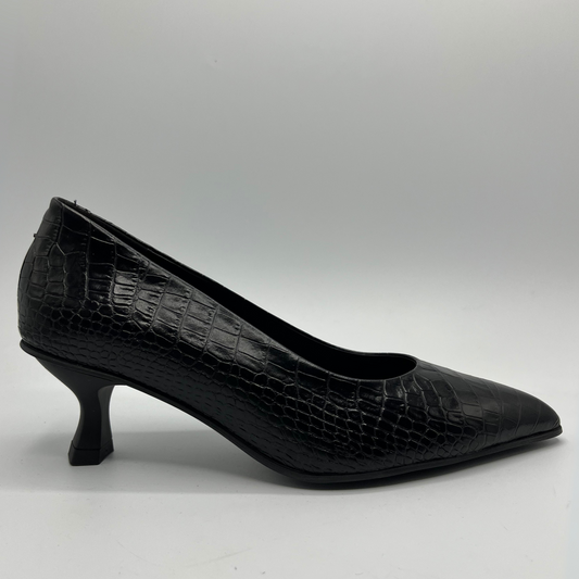 Black crocodile-patterned high heel shoe on a white background