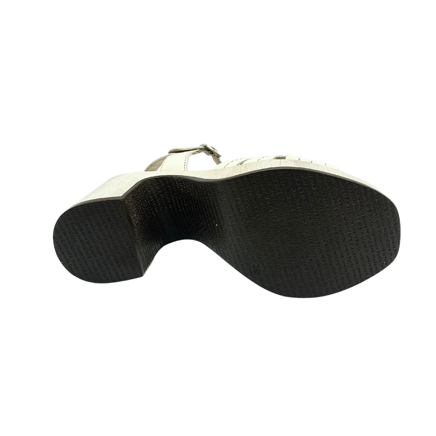 View of the sole of the Wonders Zaragoza sandal. Shown in a creamy white leather upper with the rubber sole