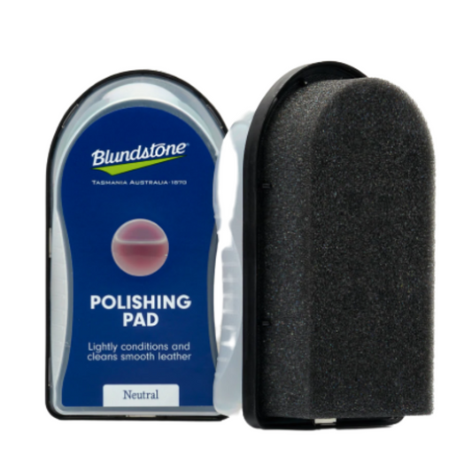 The front and back view of the polishing pad. On the left is the blue front and on the right is the grey spongy pad.