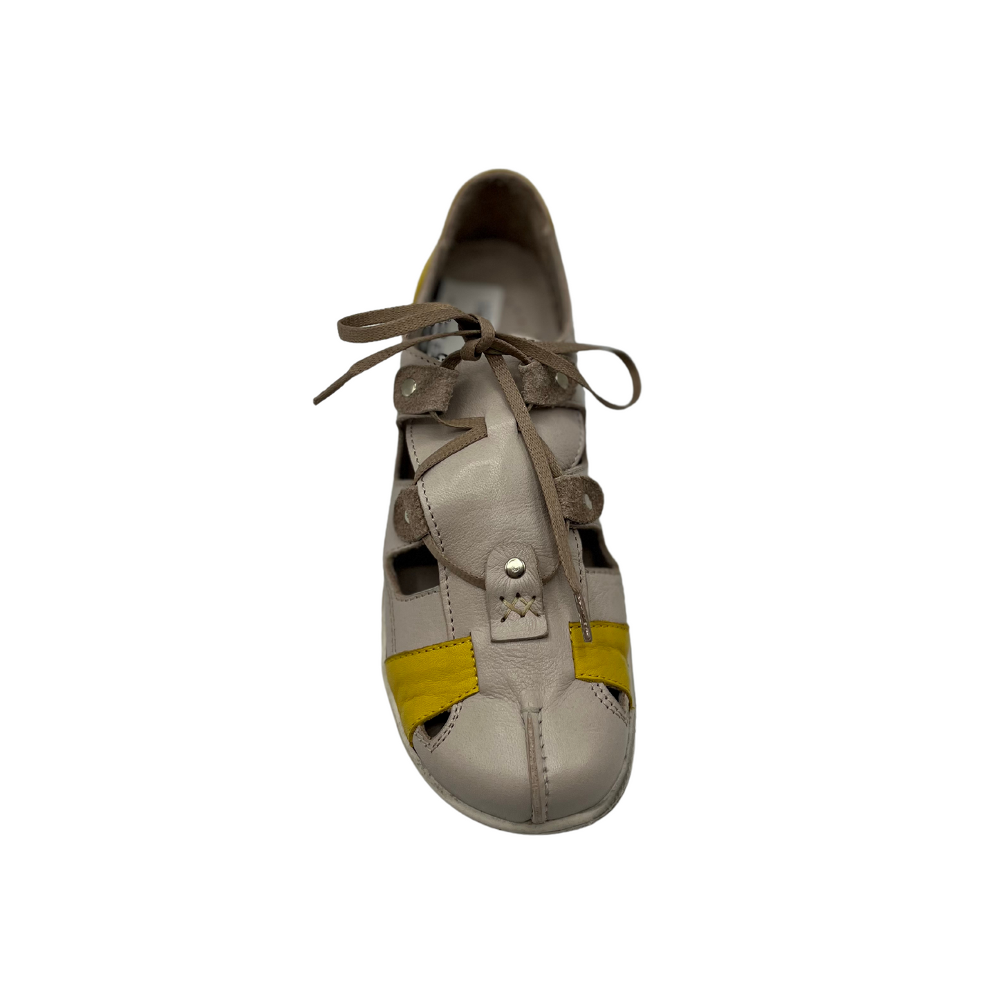Front view of the Roamers Hilda with leather upper and lining.