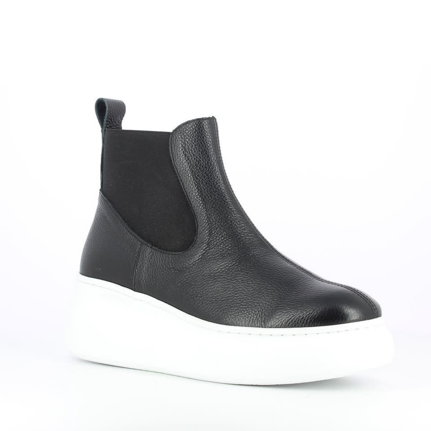 Front angled profile of the Wonders Barcelona Boot in the colour Black.