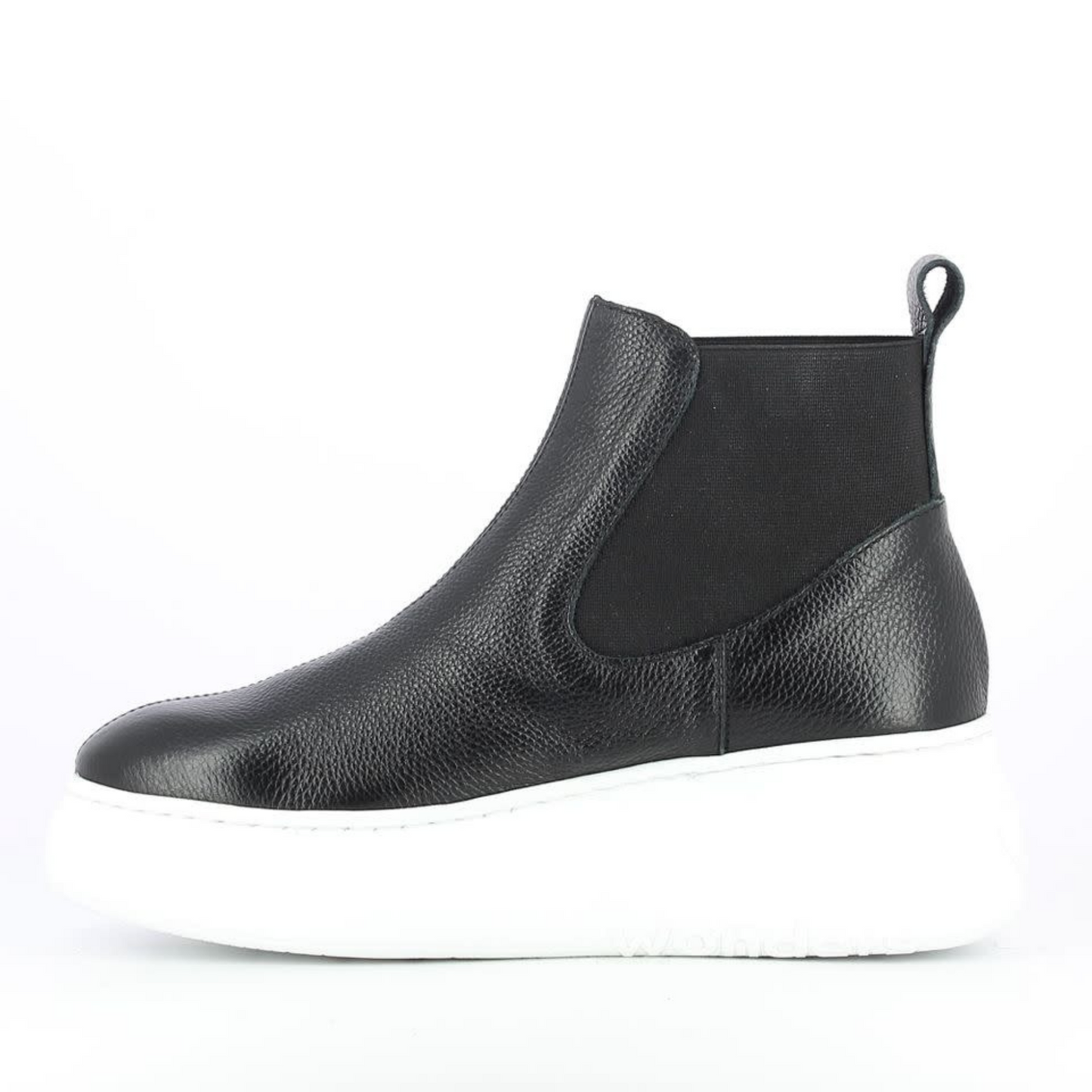 Left side profile of the Wonders Barcelona Boot in the colour Black.