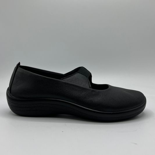 Right facing view of a black shoe with a black rubber outsole.