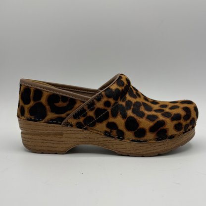 Right facing view of a leopard print clog