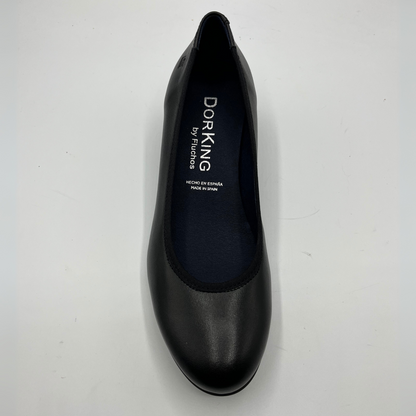 Black shoe with 'Dorking' branding on a white background