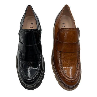 Top view of two derby shoes beside each other. One is black and the other is rusty brown. 