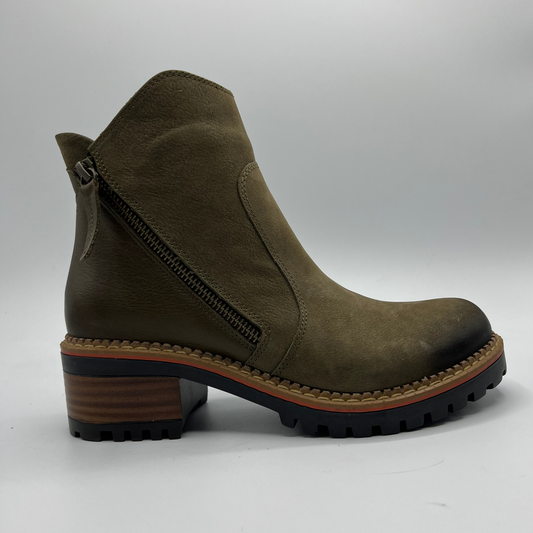 Brown ankle boot with a zipper on a white background