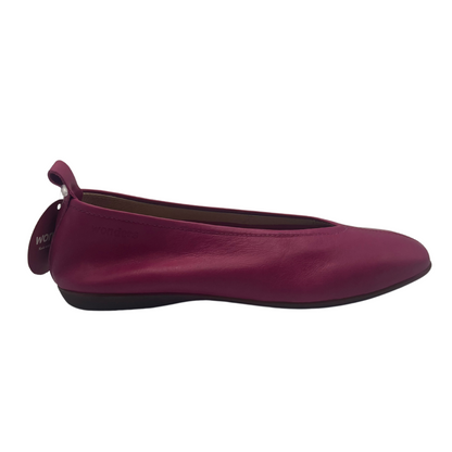 Right facing view of orchid pink leather ballet flat with rubber outsole