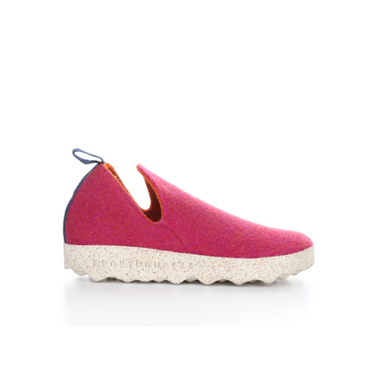 A slip on shoe with stylish cut out detail for easy on. Upper is Fuchsia, felted wool on a natural cork and rubber waffle sole. Sole is branded and a very light natural colour.