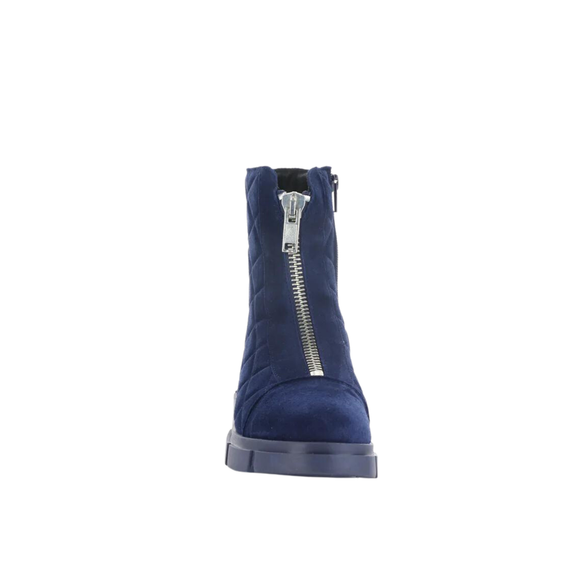Front profile of the Bos & Co. Lane Boot in the colour Navy.