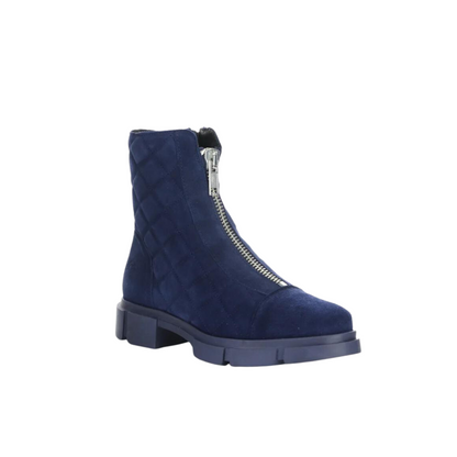 Front angled profile of the Bos & Co. Lane Boot in the colour Navy.