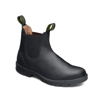 Front angled profile of the Blundstone Vegan Black #2115 Boot.