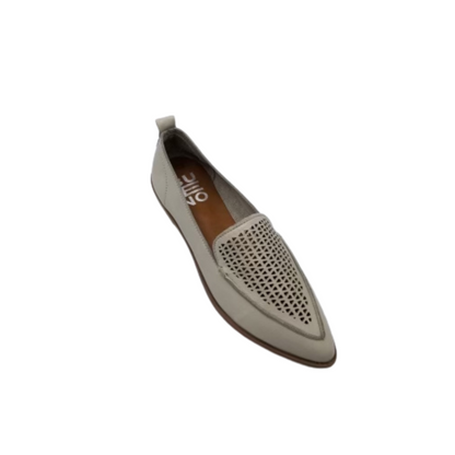 Bueno Blaze Loafer with textured detail in Tusk.