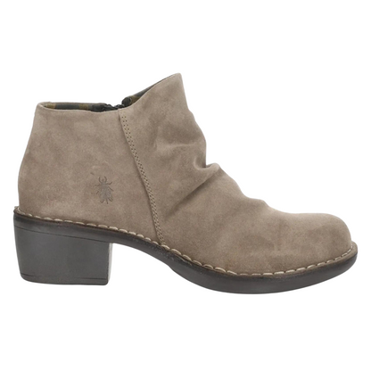 Right side profile of the Fly London Merk Boot in the colour Taupe.