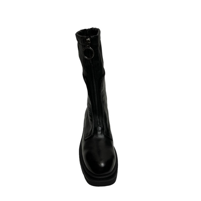 Front profile of the Mjus Lucca Boot in the colour Black.