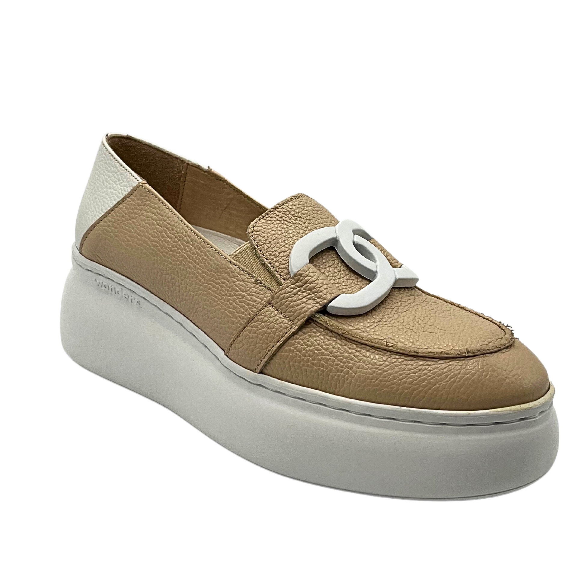 Angled front view of the Wonders Clara slip on loafer  with tan coloured upper and white sole