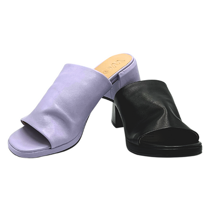 Front view of the Wonders Sabadell mule in both black and lavender leather